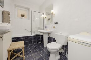 Apartment With 3 Bedrooms by Renters