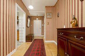 Apartment With 3 Bedrooms by Renters