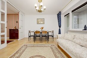 Apartment With 3 Bedrooms by Renters