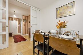 Apartment With 3 Bedrooms by Renters