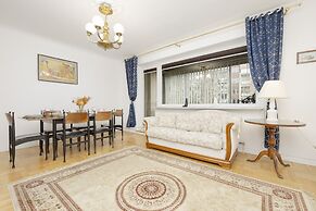 Apartment With 3 Bedrooms by Renters