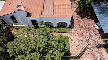 Chic Midtown Studio-1 Bed-solar-pool-fibre-samrand