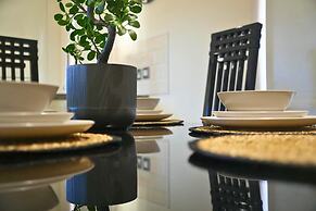 Lovely 3-bed House in Solihull