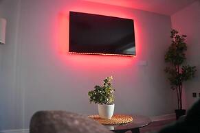 Lovely 3-bed House in Solihull