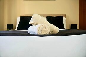 Lovely 3-bed House in Solihull