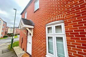 Lovely 3-bed House in Solihull