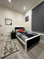 Studio Flat in Ealing Broadway