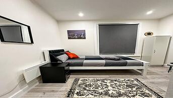 Studio Flat in Ealing Broadway