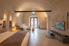 Kanava Cave Winery Villa