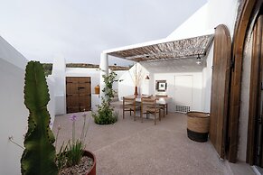 Kanava Cave Winery Villa