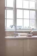 Spacious 3-bed flat by popular Waterloo