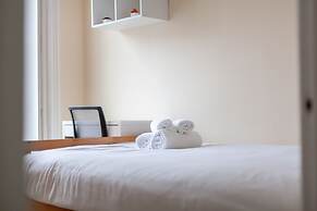 Spacious 3-bed flat by popular Waterloo