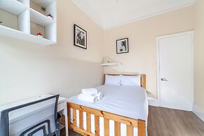 Spacious 3-bed flat by popular Waterloo