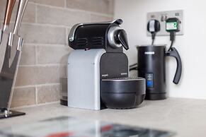 Spacious 3-bed flat by popular Waterloo