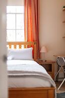 Spacious 3-bed flat by popular Waterloo