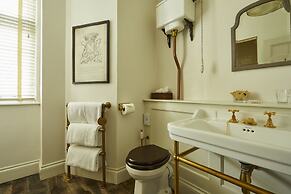 THE PIG at Combe - Devon