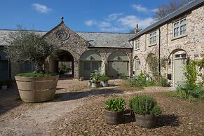 THE PIG at Combe - Devon