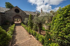 THE PIG at Combe - Devon