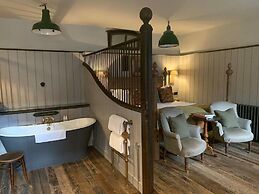 THE PIG at Combe - Devon