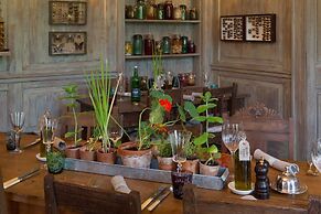 THE PIG at Combe - Devon