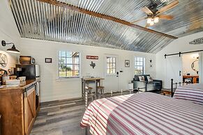 Windmill Meadows Cottages-firepit-hill Country Views!!