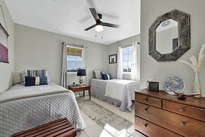 Casa Blanca: Hot-tub, Fire Pit, Hill Country Views