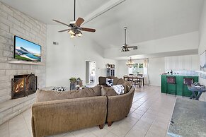 Casa Blanca: Hot-tub, Fire Pit, Hill Country Views