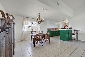 Casa Blanca: Hot-tub, Fire Pit, Hill Country Views