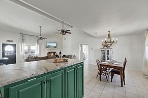 Casa Blanca: Hot-tub, Fire Pit, Hill Country Views