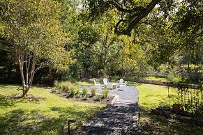 Creeks Edge Peaceful Retreat With Firepit