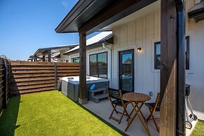 The Ricardos Joint With Hot Tub