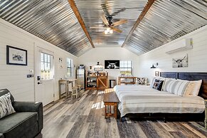 The Windmill-breathtaking Hill Country Views!