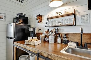 The Windmill-breathtaking Hill Country Views!