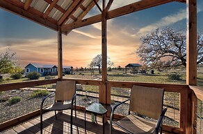 The Windmill-breathtaking Hill Country Views!