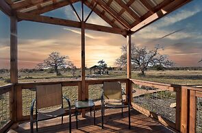 The Windmill-breathtaking Hill Country Views!