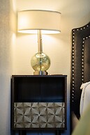 Bluebonnet Waterfront Cottage With Hot Tub