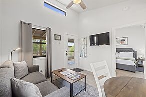 Verbena Waterfront With Hot Tub