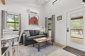 Verbena Waterfront With Hot Tub