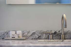 Verbena Waterfront With Hot Tub