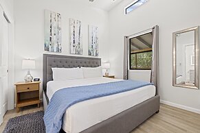 Primrose Waterfront With Hot Tub