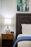 Primrose Waterfront With Hot Tub