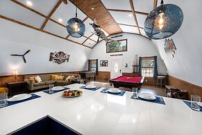 Casa del Avion and Casa Coop