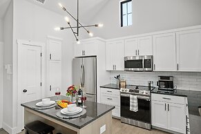 The Mertzes Digs With Hot Tub