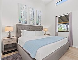 Paintbrush Waterfront Cottage