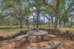 Casa Serena on 26 Acres With Firepit