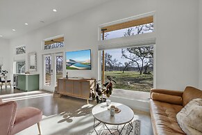 Casa Serena on 26 Acres With Firepit