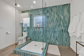 Casa Serena on 26 Acres With Firepit