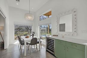 Casa Serena on 26 Acres With Firepit