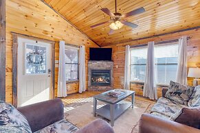 Bear Cove by Avantstay Hot Tub + Pool Table!