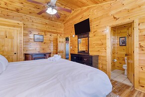 Bear Cove by Avantstay Hot Tub + Pool Table!